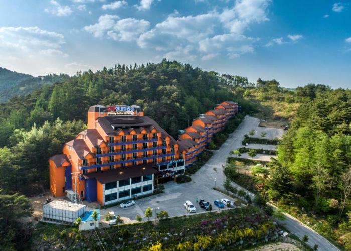 Hyundai Elliot Hotel and Resort