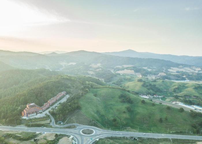 Hyundai Elliot Hotel and Resort