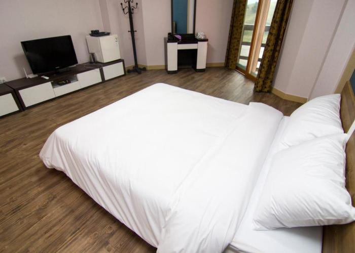 Hyundai Elliot Hotel and Resort