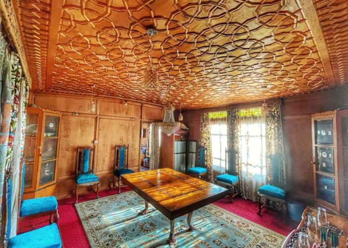Nazneen Group Of Houseboats