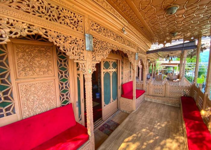 Nazneen Group Of Houseboats