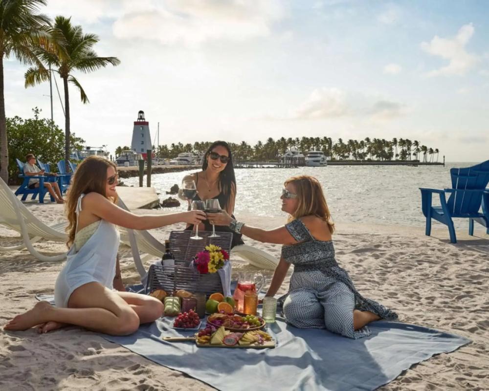 фото Faro Blanco Resort & Yacht Club Marathon, Curio by Hilton