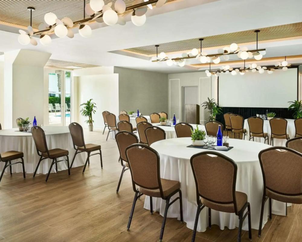 фото Faro Blanco Resort & Yacht Club Marathon, Curio by Hilton