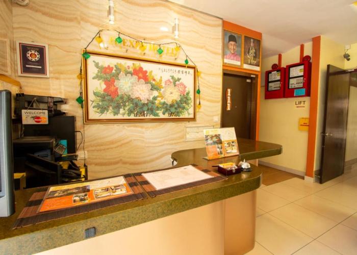 Expo Hotel