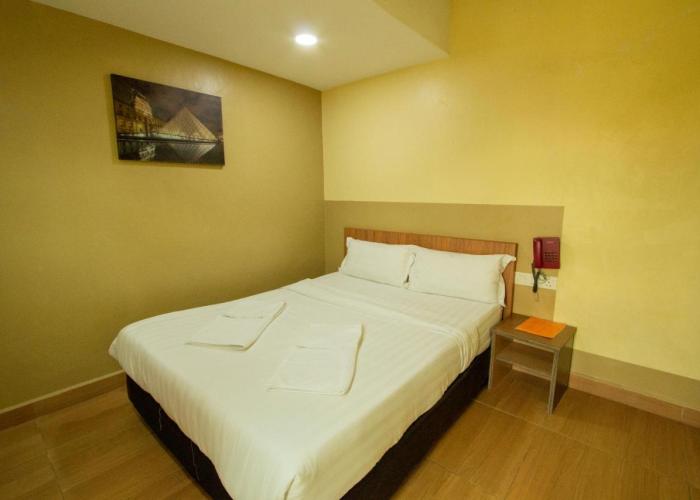 Expo Hotel