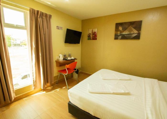 Expo Hotel