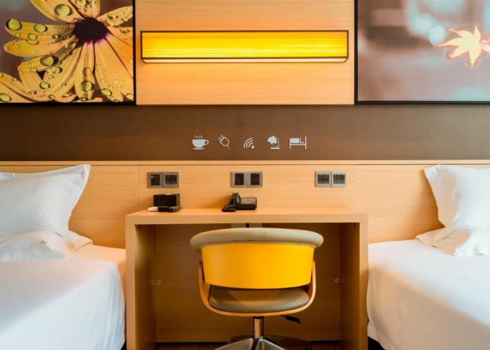 IU Hotel Zhanjiang Haibin Avenue Xinhaimingchen