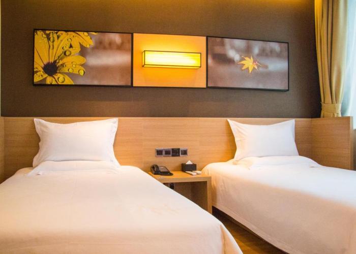 IU Hotel Zhanjiang Haibin Avenue Xinhaimingchen