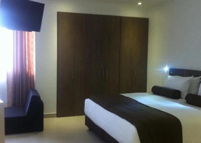 Hausen Hotel Suites