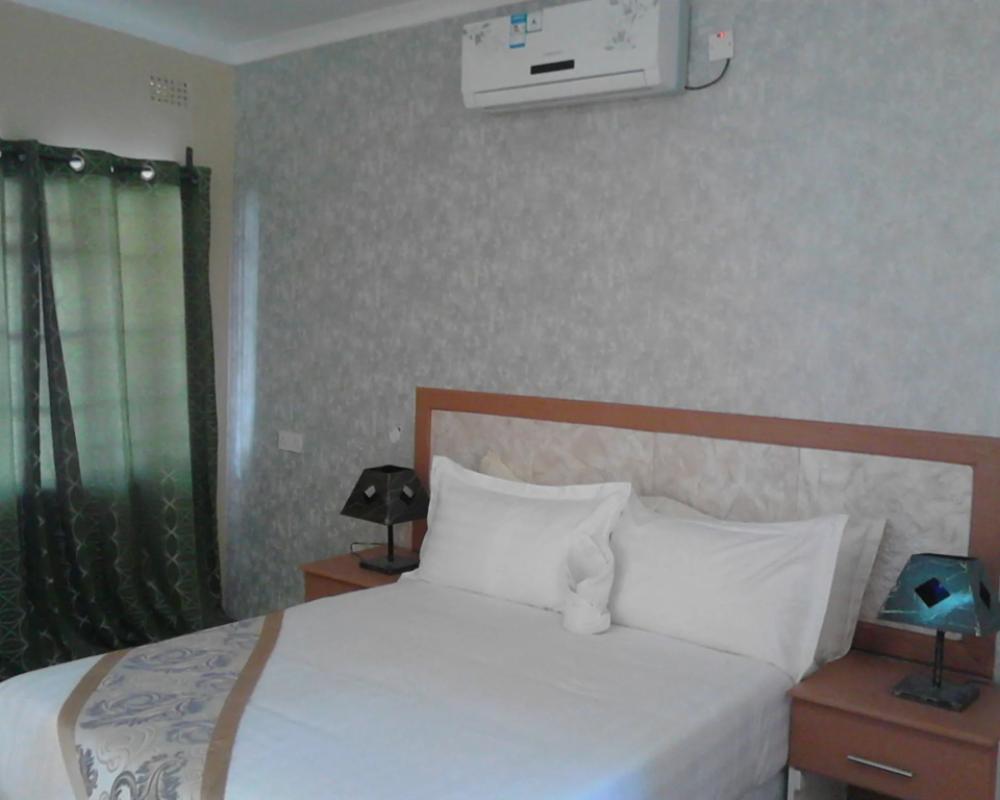 фото Pacific Conqueror Self Catering Units