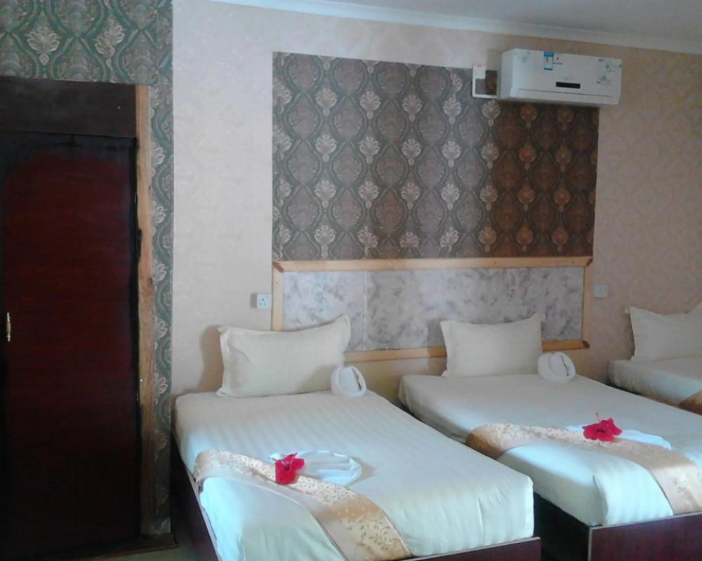 фото Pacific Conqueror Self Catering Units