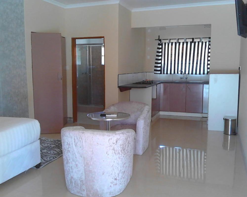 фото Pacific Conqueror Self Catering Units