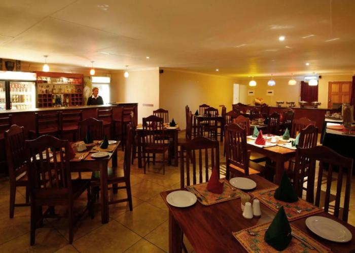 Mokoro Lodge