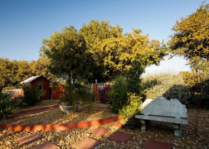Mokoro Lodge