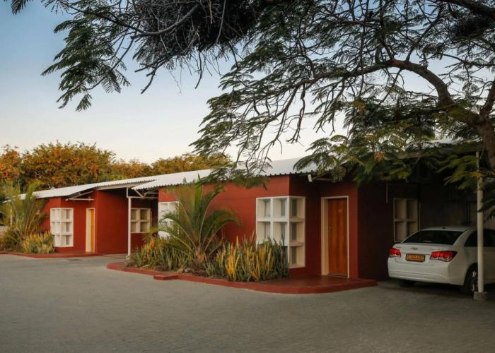 Mokoro Lodge