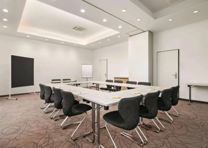 Super 8 by Wyndham Munich City North