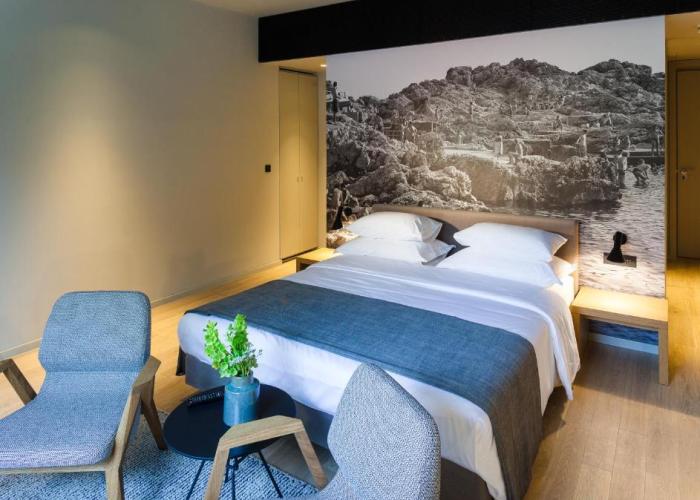 One Suite Hotel