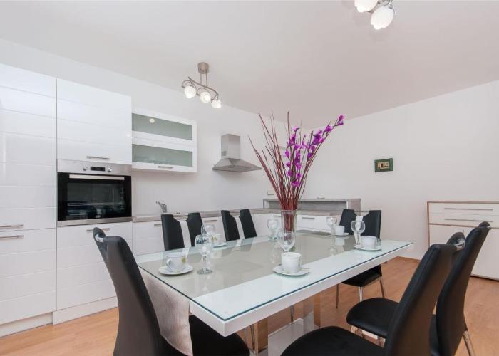 Apartman Mira- Omis