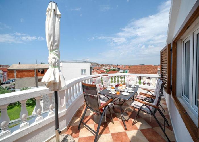 Apartments Lipic