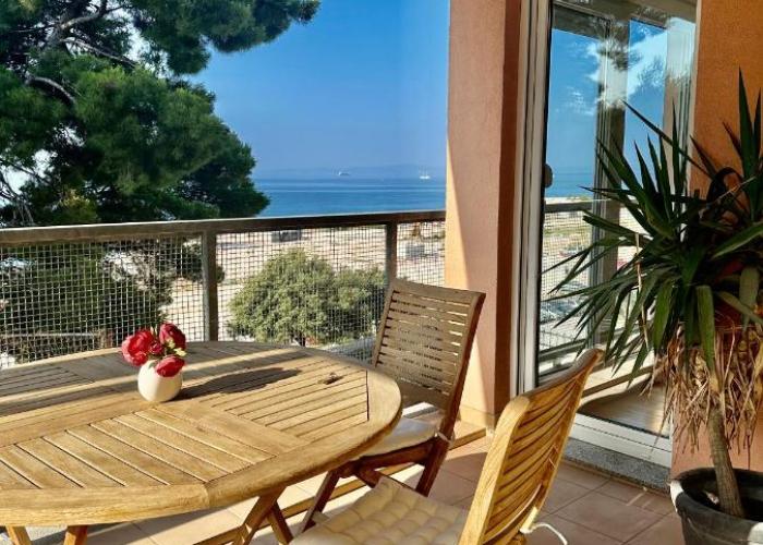Sea view apartment