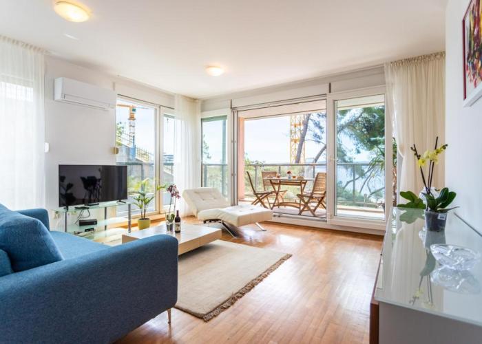 Sea view apartment