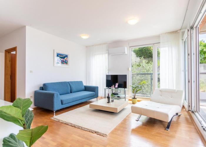 Sea view apartment