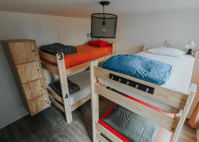 Alpes Lima Kennedy Hostel