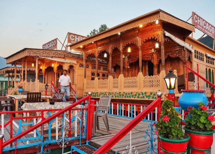 Chicago Group of Houseboats