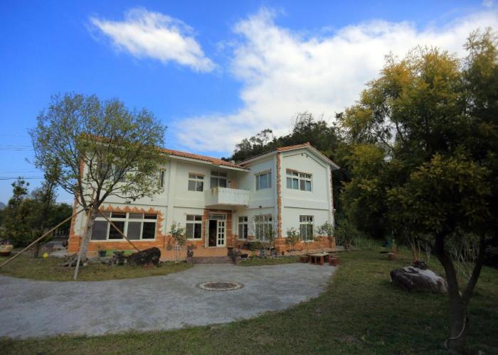 The house behind stream