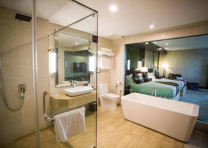 Royale Signature Hotel