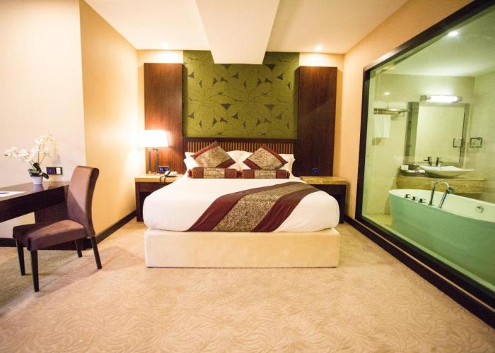 Royale Signature Hotel