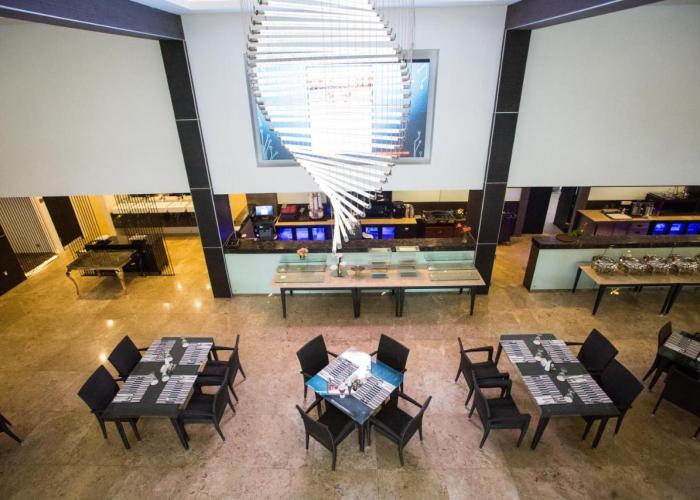 Royale Signature Hotel