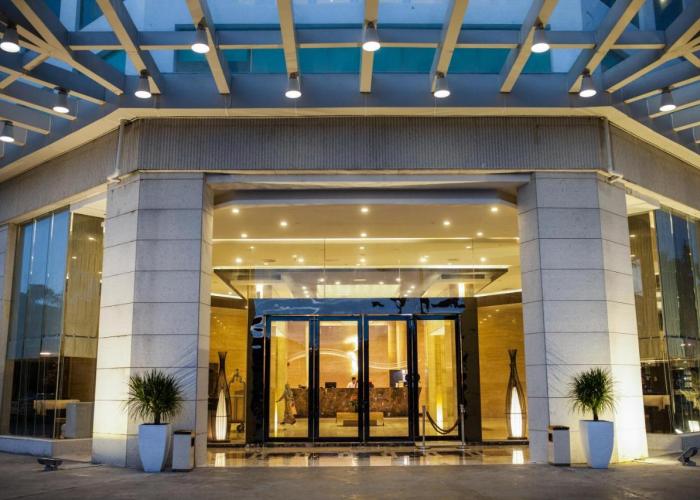 Royale Signature Hotel