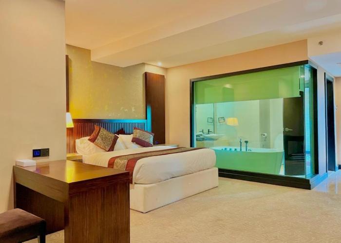 Royale Signature Hotel