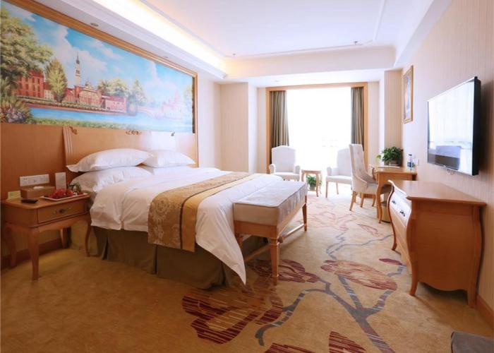 Vienna International Hotel Yantai Changjiang Road Xingyi Square Branch