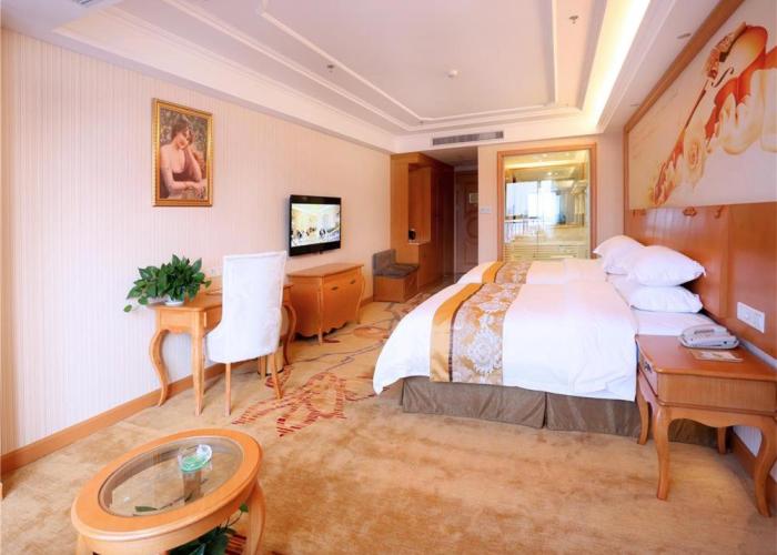 Vienna International Hotel Yantai Changjiang Road Xingyi Square Branch