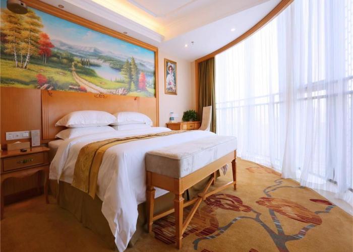 Vienna International Hotel Yantai Changjiang Road Xingyi Square Branch
