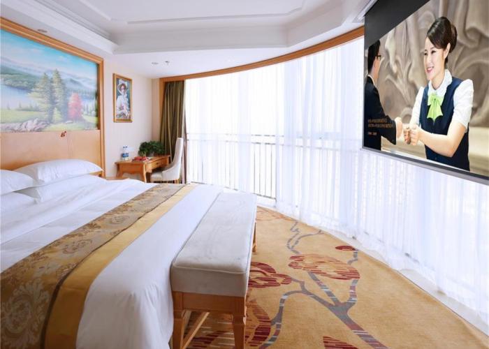 Vienna International Hotel Yantai Changjiang Road Xingyi Square Branch