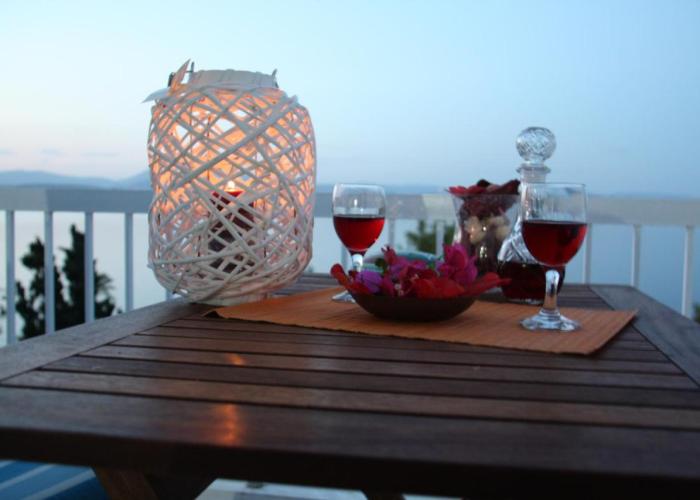 iliana's seaside maisonette