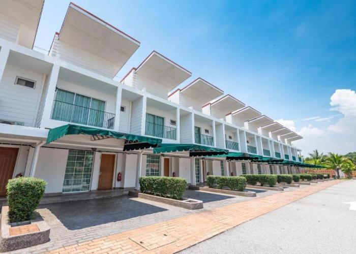 Tasik Villa International Resort