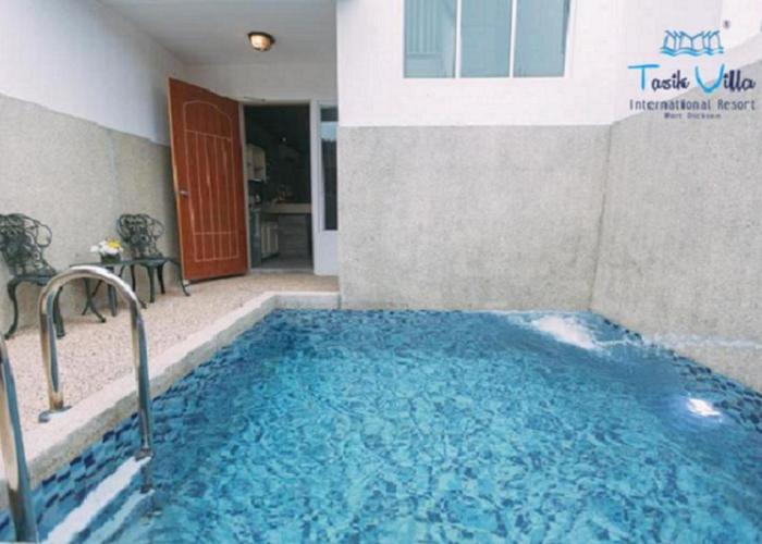 Tasik Villa International Resort