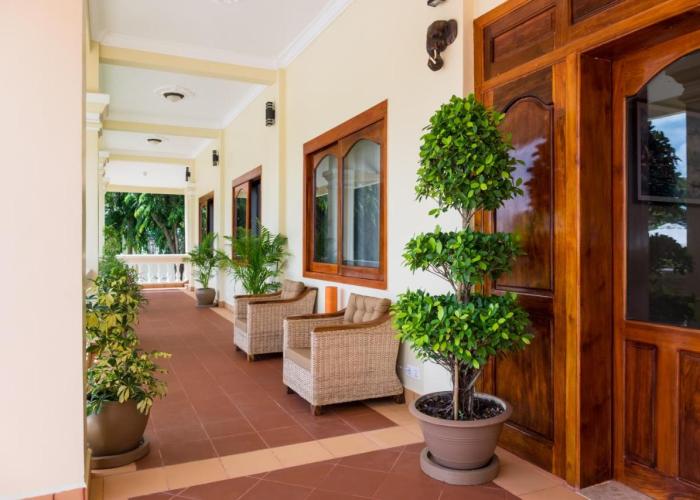 Riviera Hotel & Resort Kep