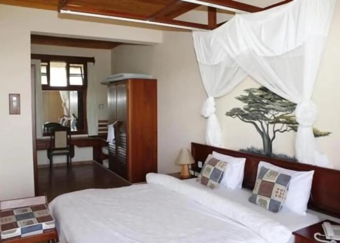 Ryan's Bay Hotel