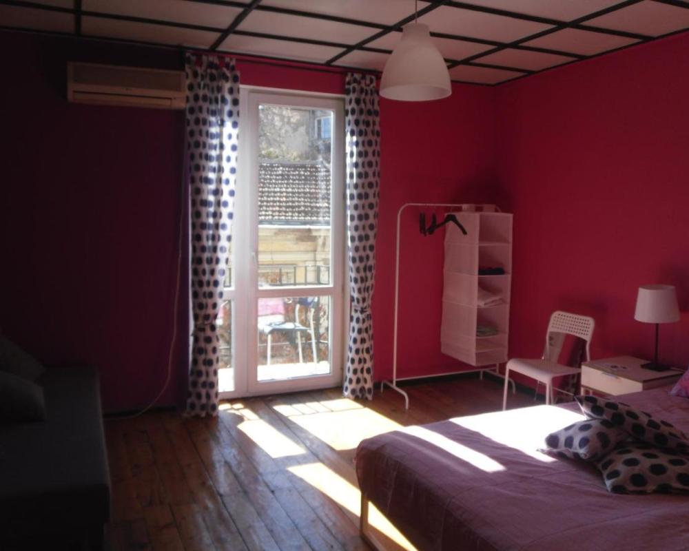 фото Cool Central Apartment