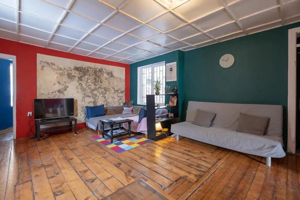 фото Cool Central Apartment