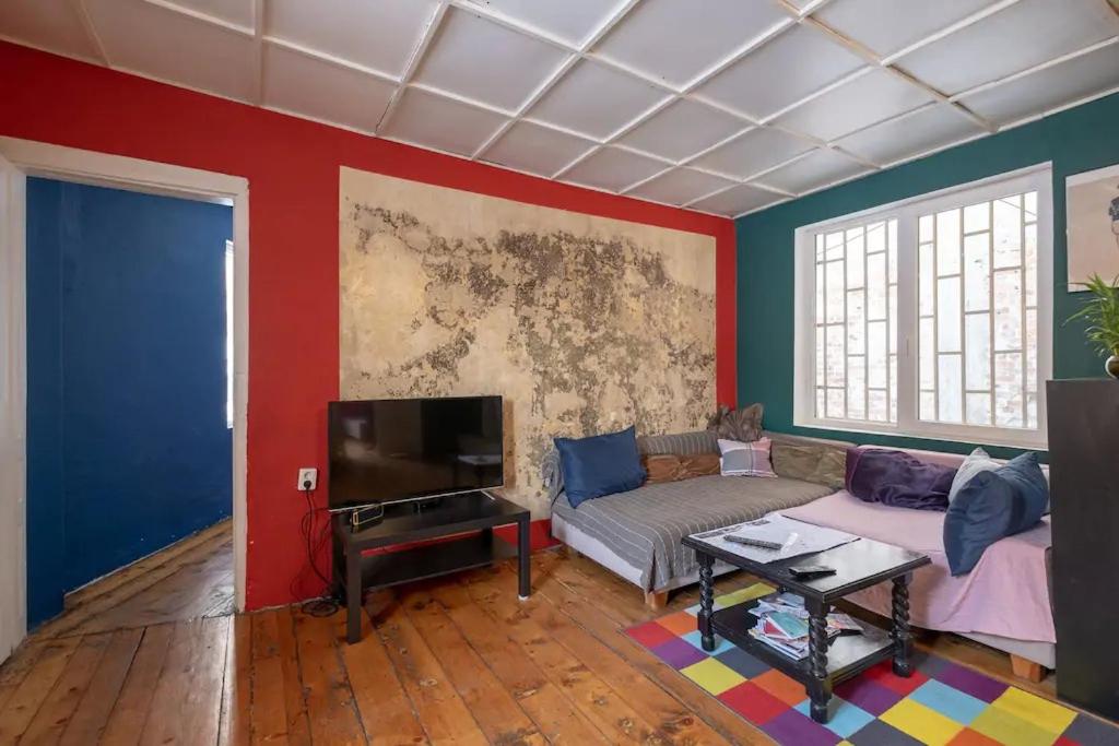 фото Cool Central Apartment