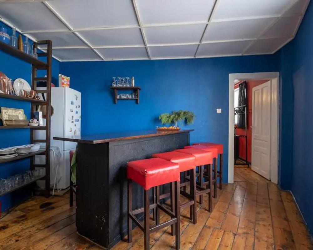 фото Cool Central Apartment