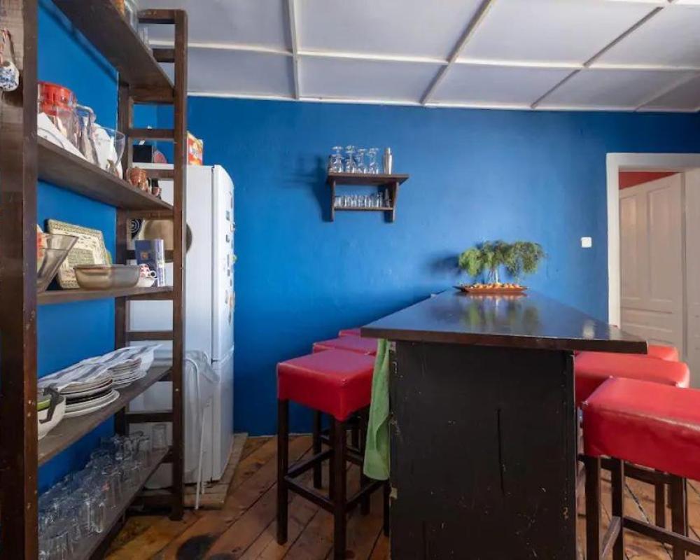 фото Cool Central Apartment