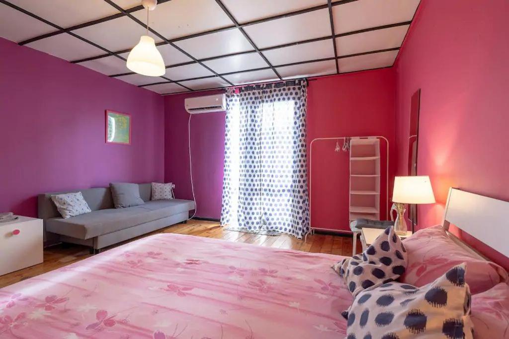фото Cool Central Apartment