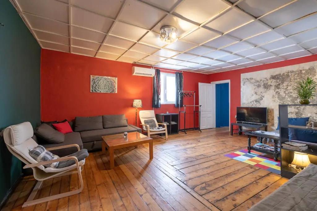 фото Cool Central Apartment